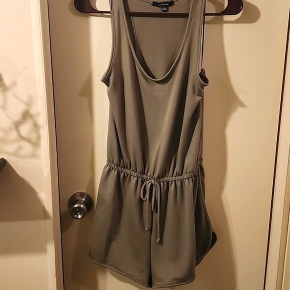 Ladies Romper, small, never worn from Charlotte Russe - Picture 1 of 3